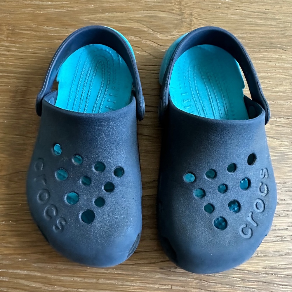 Crocs toddler size 9
